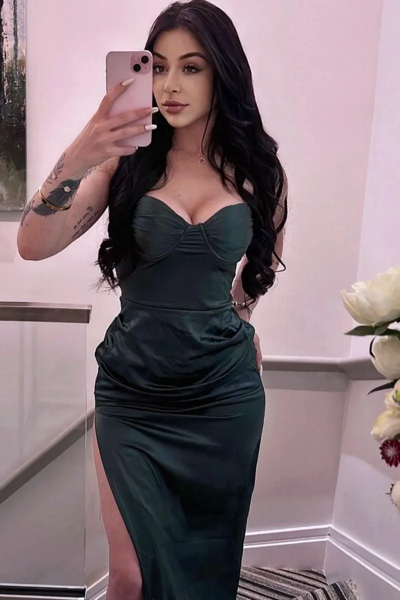sexy-escort-Milla-UK-London-magnificent